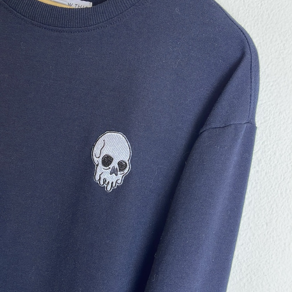 And Now This Skull embroidered sweatshirt M - Picture 2 of 6